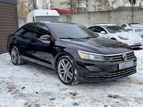 Volkswagen Passat 2017 - фото 11