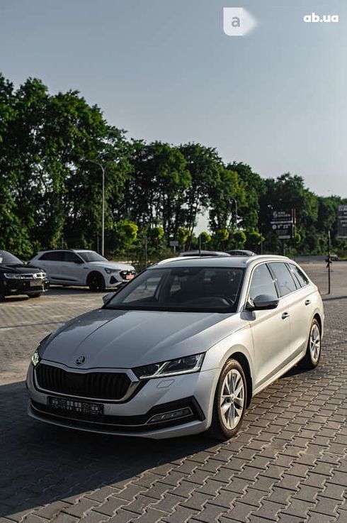 Skoda Octavia 2020 - фото 10