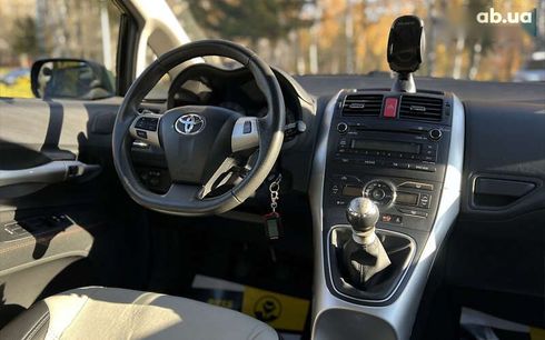 Toyota Auris 2011 - фото 12