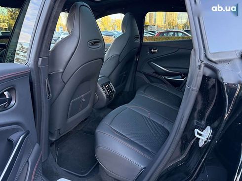 Aston Martin DBX 2023 - фото 26