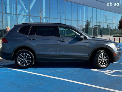 Volkswagen Tiguan 2021 серый - фото 10