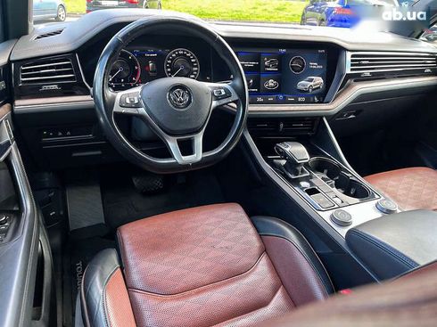 Volkswagen Touareg 2019 - фото 18