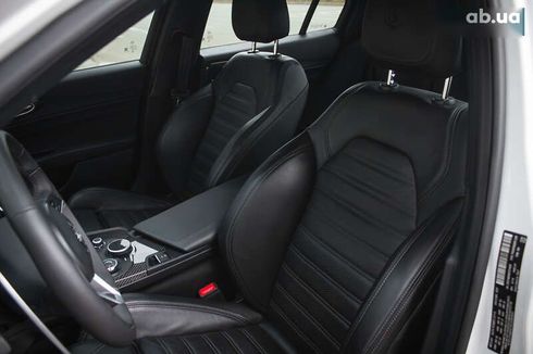 Alfa Romeo Giulia 2019 - фото 11