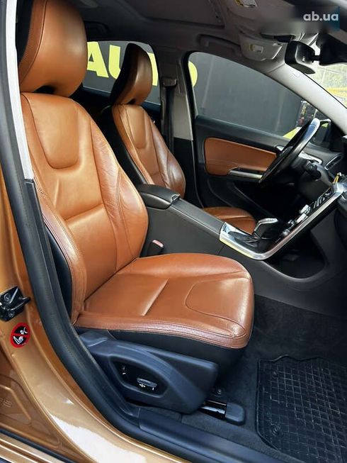 Volvo S60 2013 - фото 17