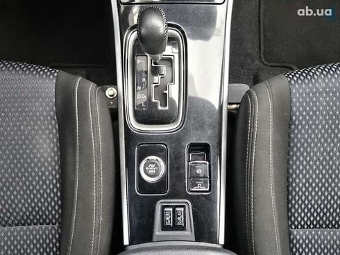 Mitsubishi Outlander 2017 - фото 26