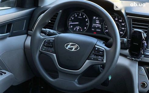 Hyundai Elantra 2017 - фото 13