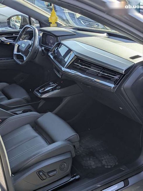 Audi Q4 e-tron 2023 - фото 21