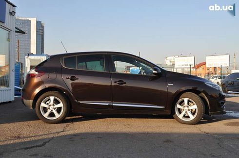 Renault Megane 2015 - фото 11