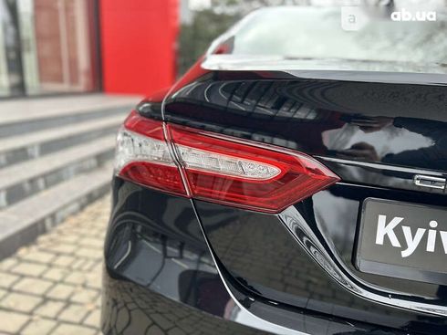 Toyota Camry 2020 - фото 17