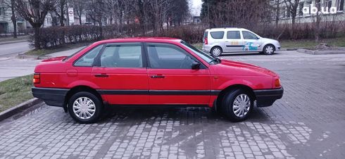 Volkswagen Passat 1991 красный - фото 15