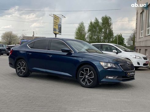 Skoda Superb 2018 - фото 13