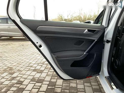 Volkswagen e-Golf 2020 - фото 26