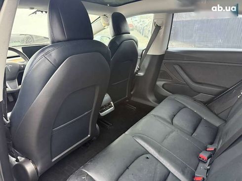 Tesla Model 3 2021 - фото 12