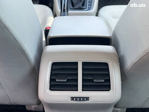 Volkswagen Golf Variant 2015 красный - фото 31