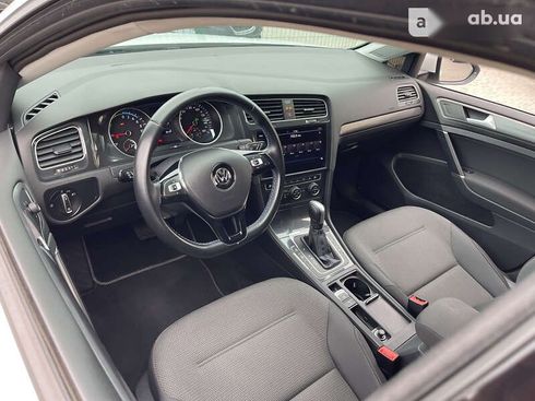 Volkswagen e-Golf 2020 - фото 30