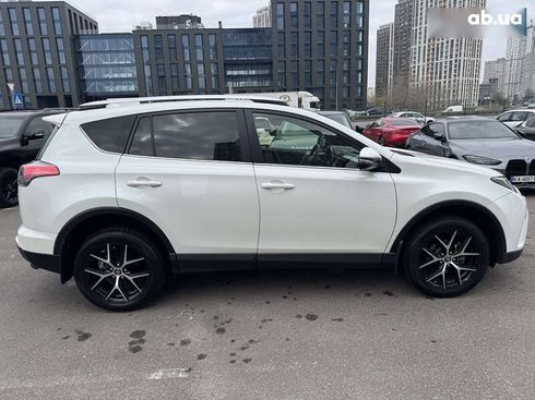 Toyota RAV4 2016 - фото 13