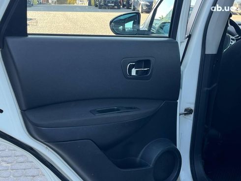 Nissan Qashqai 2010 белый - фото 76