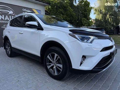 Toyota RAV4 2017 - фото 21