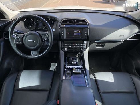 Jaguar F-Pace 2017 - фото 19