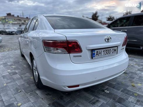 Toyota Avensis 2011 - фото 14