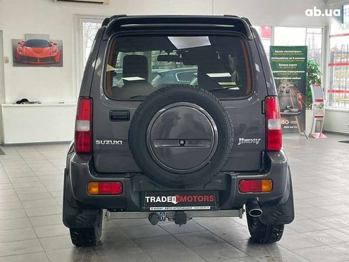 Suzuki Jimny 2018 - фото 11