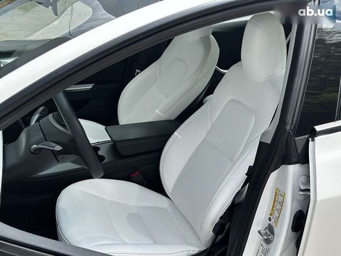 Tesla Model 3 2021 - фото 13