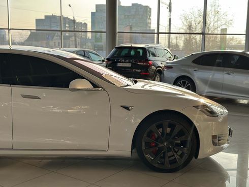 Tesla Model S 2019 белый - фото 5