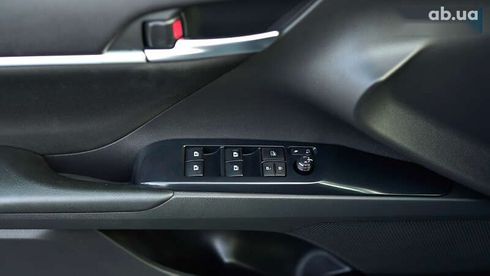 Toyota Camry 2019 - фото 12