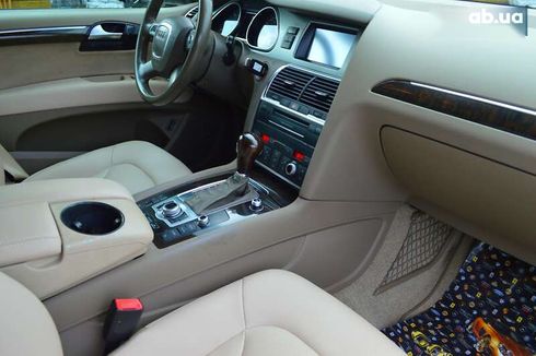Audi Q7 2010 - фото 20