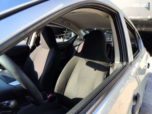 Nissan Versa 2016 - фото 4