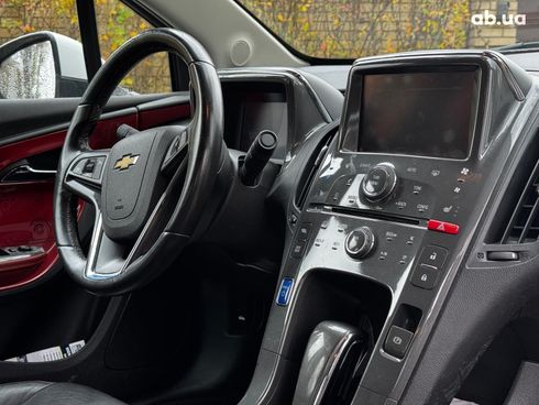 Chevrolet Volt 2012 белый - фото 45