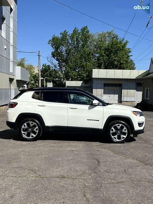 Jeep Compass 2018 - фото 14