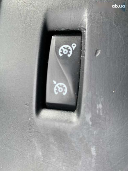 Renault Megane 2010 - фото 25
