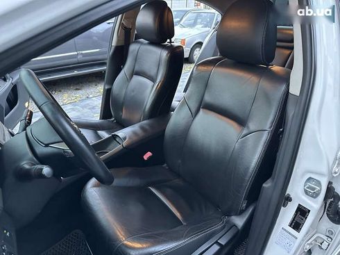 Toyota Avensis 2011 - фото 22