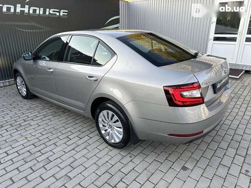 Skoda Octavia 2017 - фото 27