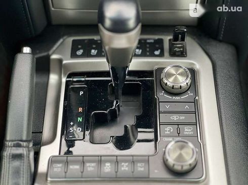 Toyota Land Cruiser 2019 - фото 17