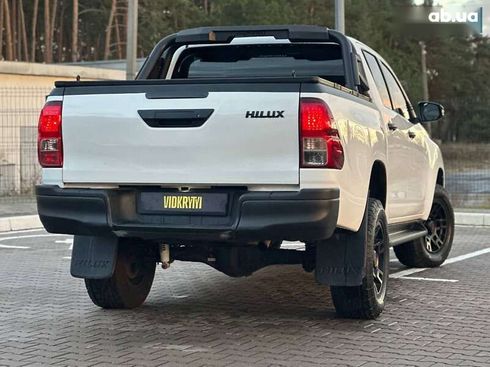 Toyota Hilux 2017 - фото 14
