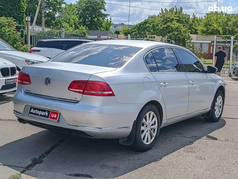 Volkswagen Passat 2012 серый - фото 7