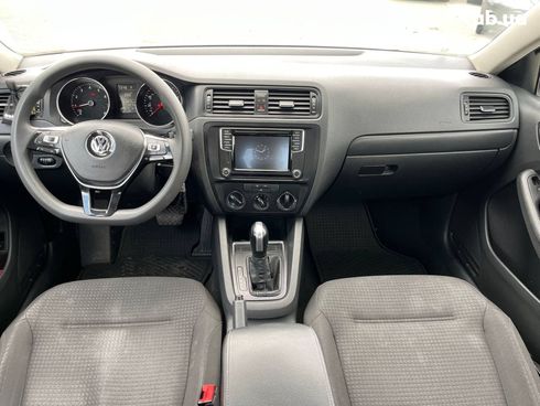 Volkswagen Jetta 2016 белый - фото 20