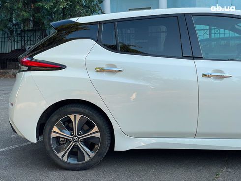 Nissan Leaf 2020 белый - фото 8