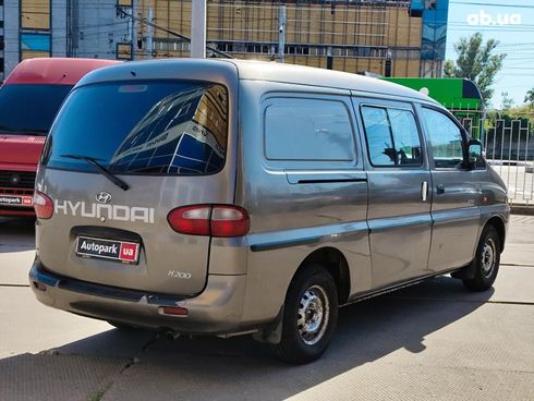 Hyundai H 200 2000 коричневый - фото 12