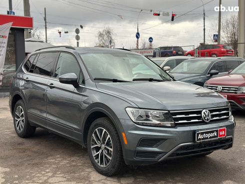 Volkswagen Tiguan 2021 серый - фото 3