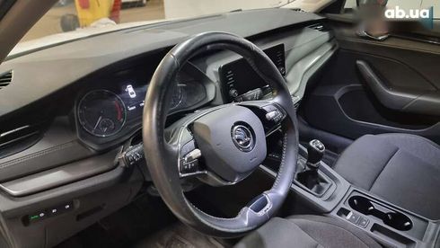 Skoda Octavia 2022 - фото 10
