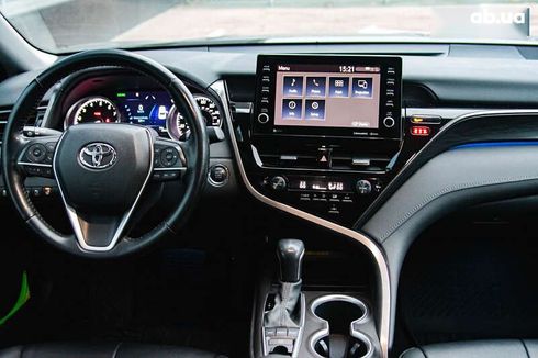 Toyota Camry 2020 - фото 9