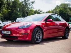 Продаж вживаних Tesla Model 3 в Київській області - купити на Автобазарі