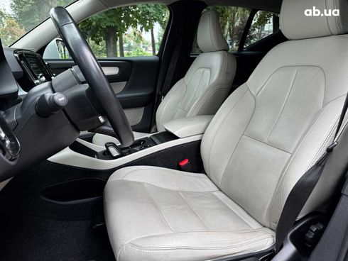 Volvo XC40 2018 белый - фото 18