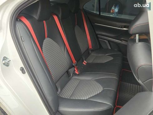 Toyota Camry 2021 - фото 13
