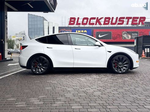Tesla Model Y 2024 - фото 9