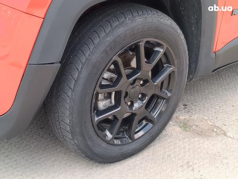 Jeep Renegade 2019 оранжевый - фото 8