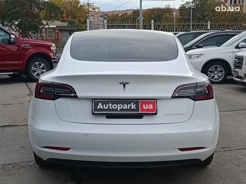 Tesla Model 3 2019 белый - фото 10